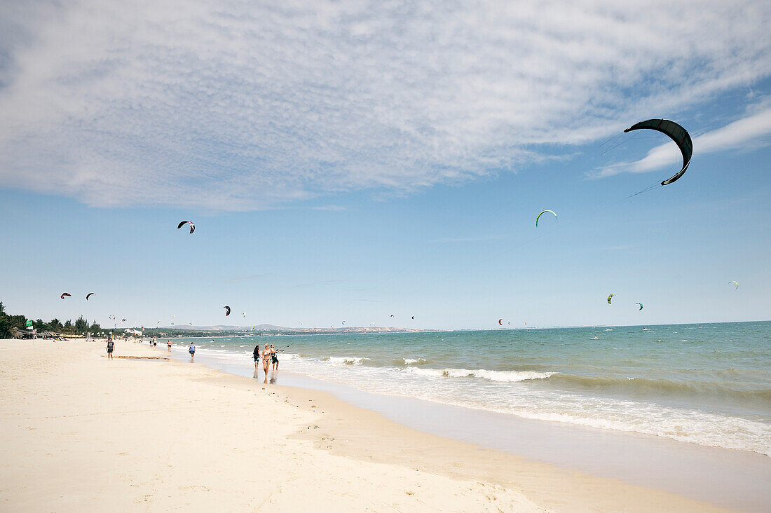 Kite surfer crowd at beach, South China Sea, Mui Ne, Binh Thuan, Vietnam
