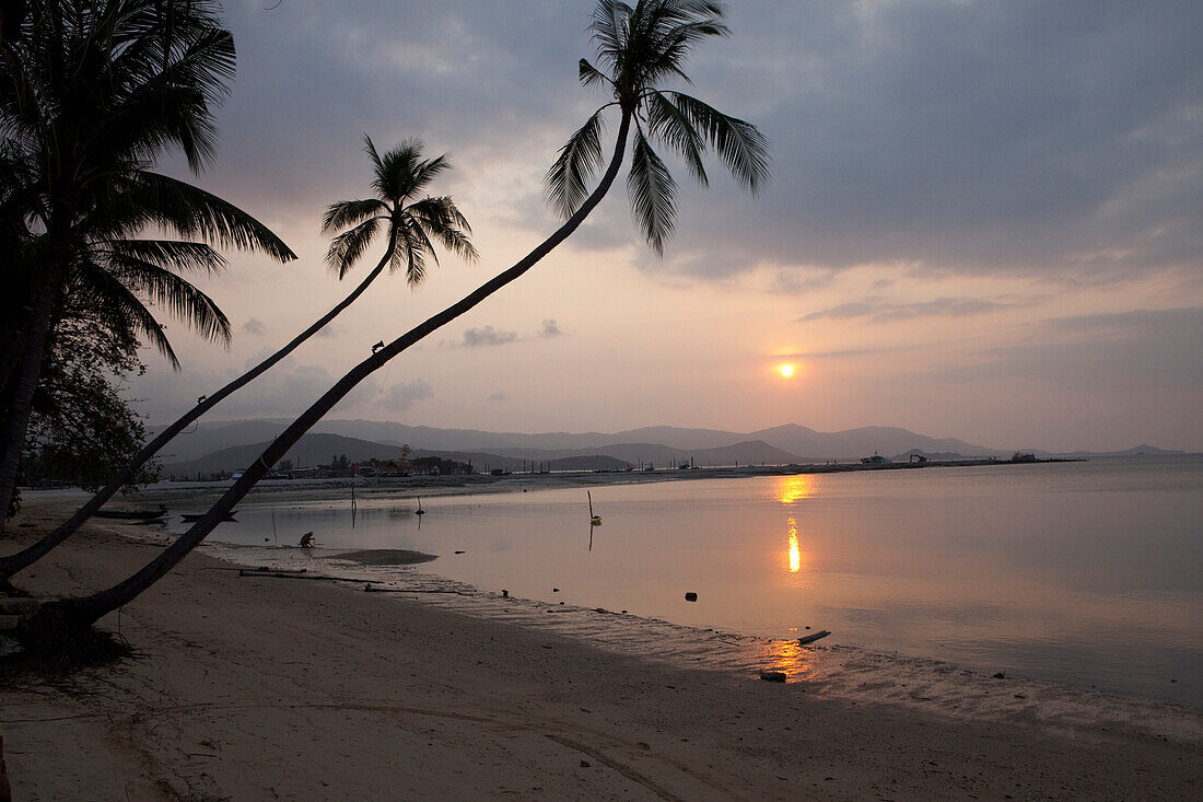 Sonnenuntergang am Strand vom Big Buddha, Insel Koh Samui, Provinz Surat Thani, Thailand, Asien