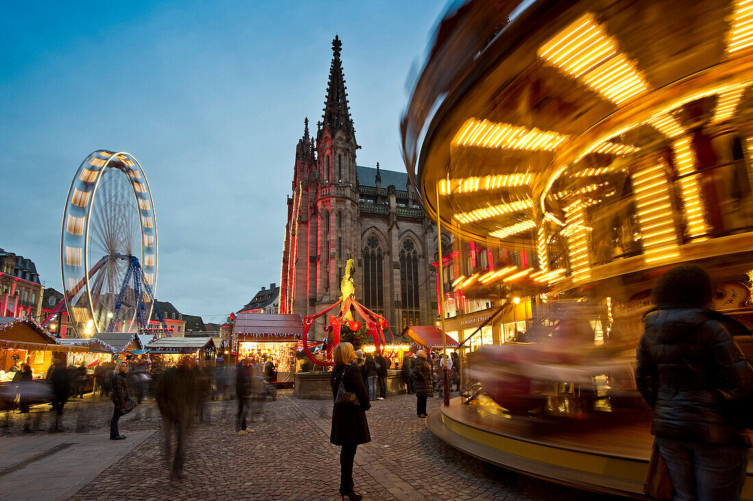 Weihnachtsmarkt und Altstadt, Mülhausen, Elsass, Frankreich