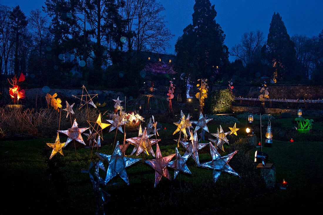 Weihnachtsillumination im Wesserling-Park, Wesserling, Elsass, Frankreich
