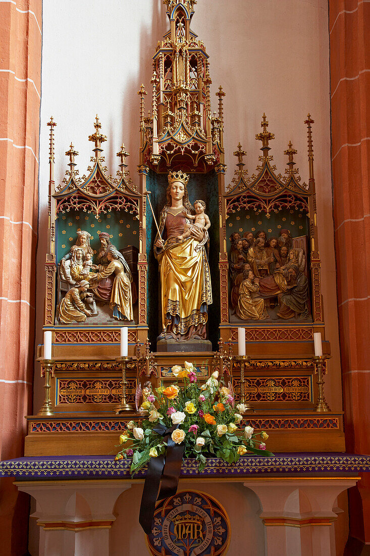 Marienaltar in der Basilika St. Wendelinus, St. Wendel, Saarland, Deutschland, Europa