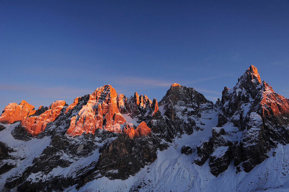 Felszacken der Pala mit Cimon della Pala in der Abendsonne, Palagruppe, Dolomiten, UNESCO Weltnaturerbe Dolomiten, Trentino, Italien, Europa
