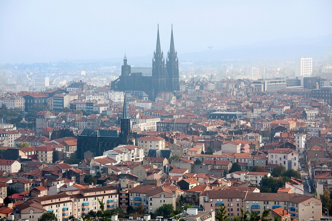 France, Puy-de-Dome Department, Auvergne Region, Clermont-Ferrand, city overview with Cathedrale-Notre-Dame from Parc de Monjuzet, daytime