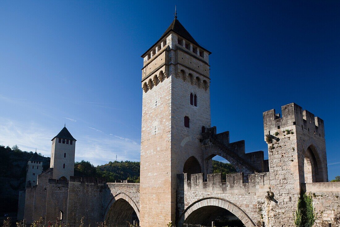 France, Midi-Pyrenees Region, Lot Department, Cahors, Pont Valentre, midieval bridge, Lot River