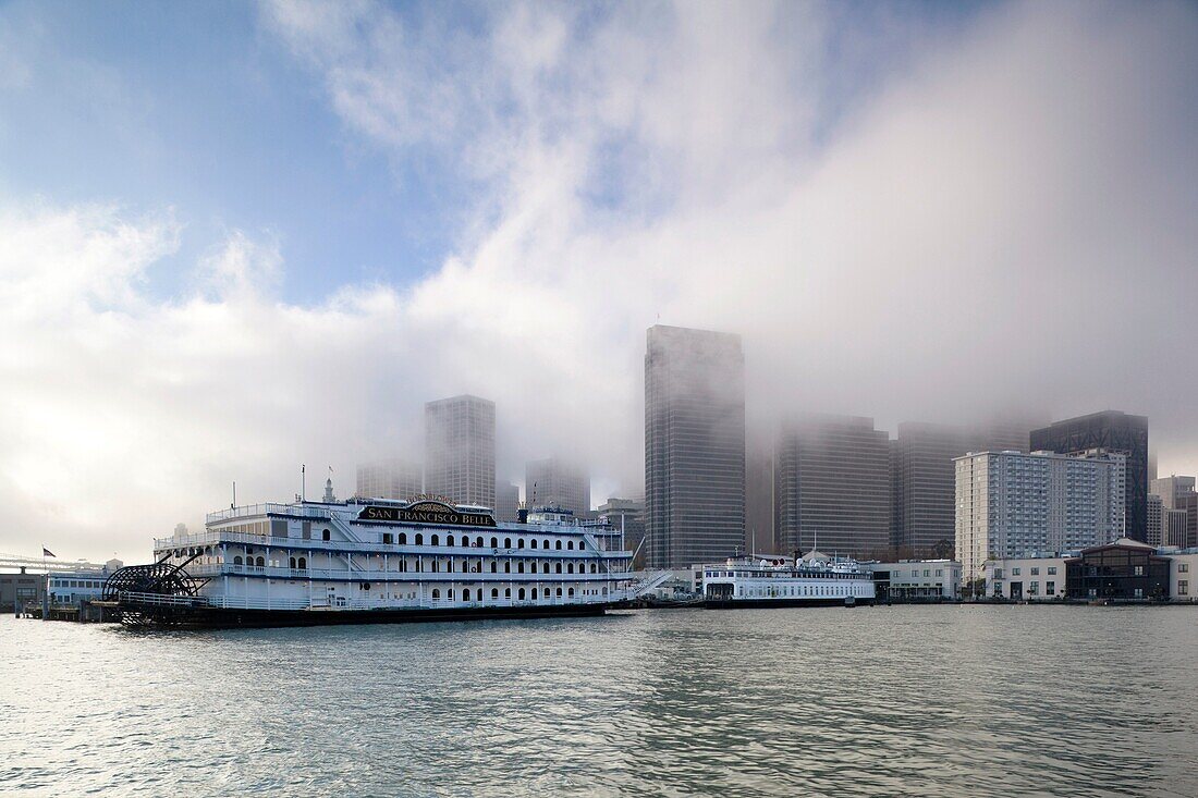 USA, California, San Francisco, Embarcadero, downtown in fog from Pier 7, Broadway Pier