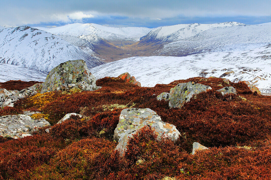 View, mountain, mountains, mountain panorama, Cairngorms, Erika, cliff, rock, cliff, mountains, Glenshee, moor, highlands, highland, living space, national park, park, panorama, snow, Scotland, Great Britain, stone, stones, mood, valley, width, broadness,