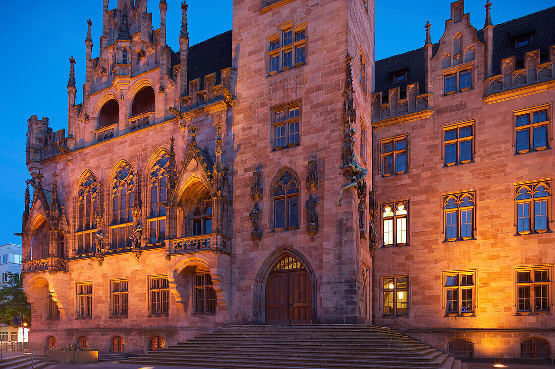 St. Johanner Rathaus am Abend, Nauwieser Viertel, Saarbrücken, Saarland, Deutschland, Europa