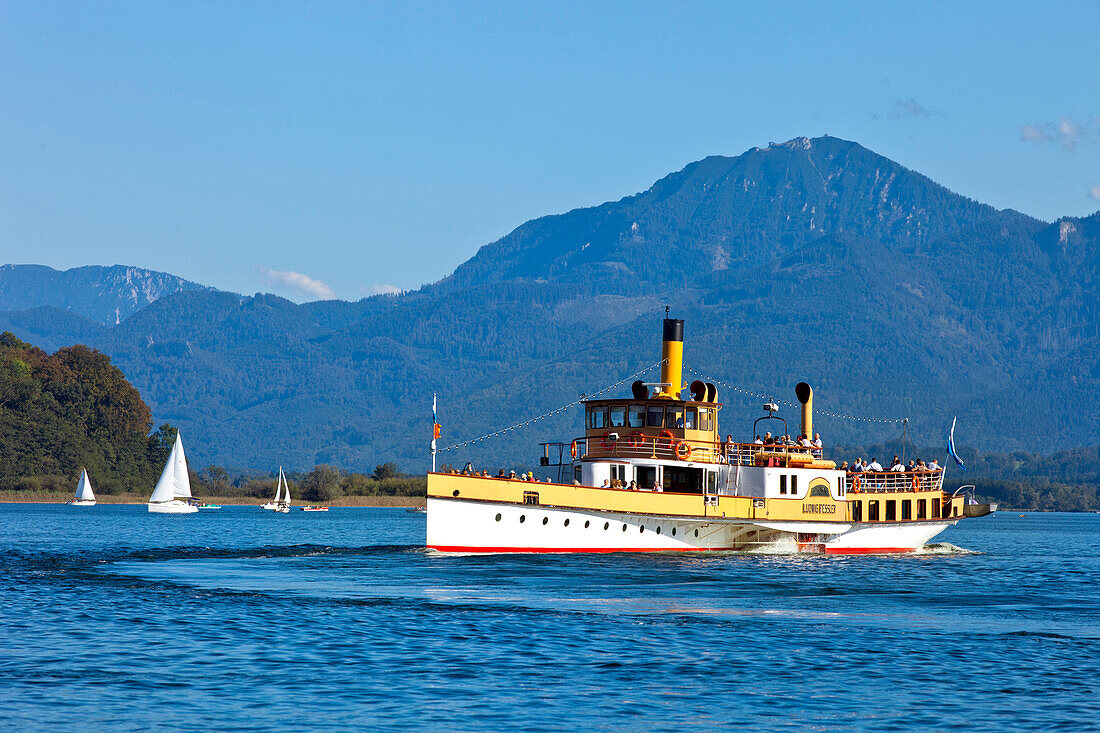 Schaufelraddampfer Ludwig Fessler auf dem Chiemsee, Prien, Chiemgau, Oberbayern, Bayern, Deutschland