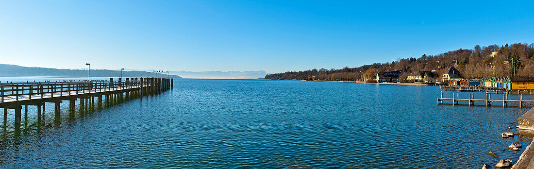 Blick über Starnberger See auf Alpenkette, Starnberg, Oberbayern, Bayern, Deutschland