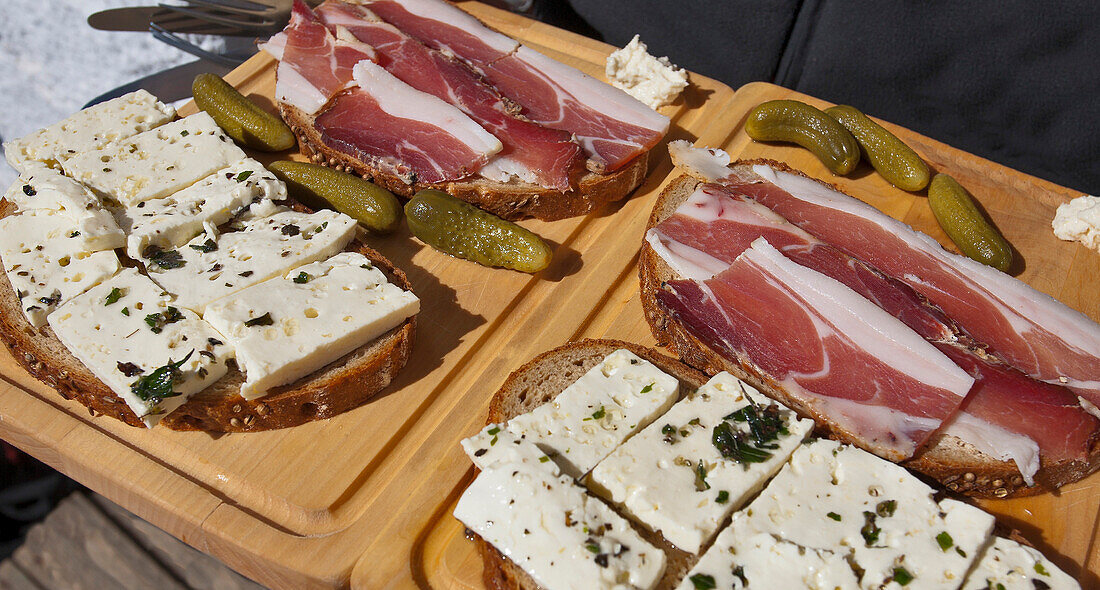 Brotzeit, Hofbauern-Alm, Kampenwand, Chiemgau, Oberbayern, Bayern, Deutschland