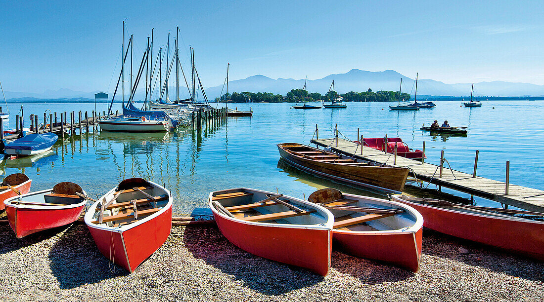 Boats at beach, Marina of Gstadt, lake Chiemsee, Chiemgau, Upper Bavaria, Germany