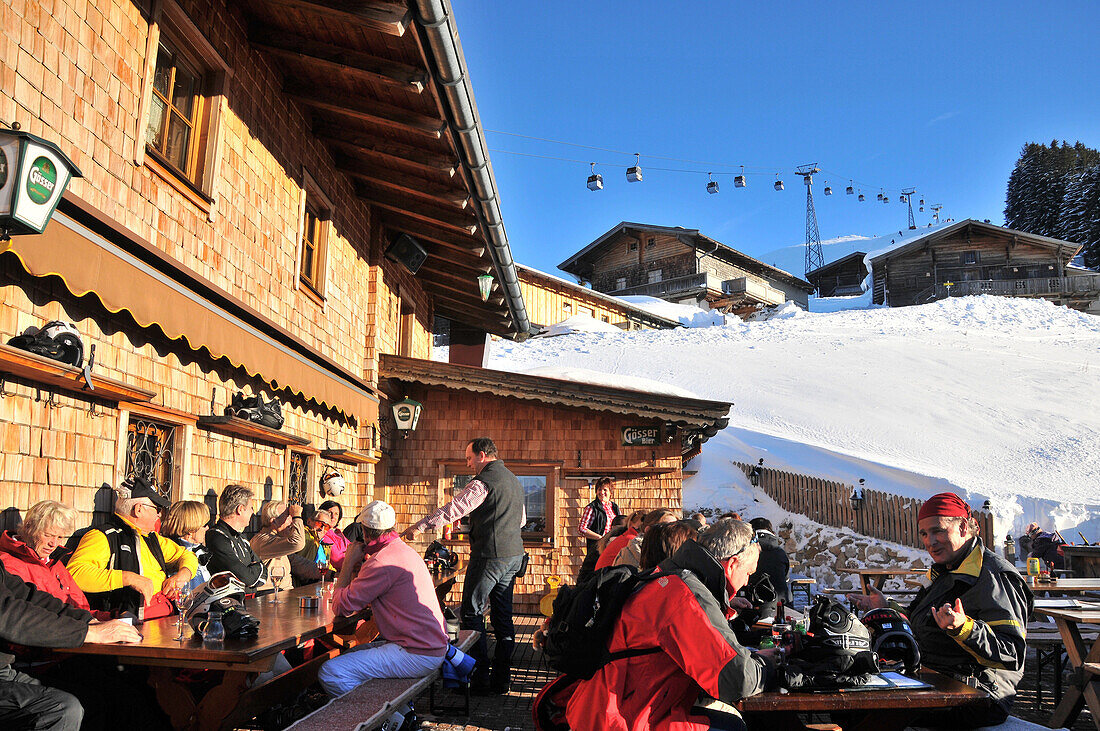Fleckalm im Skigebiet Ehrenbachhöhe über Kitzbühel, Winter in Tirol, Österreich, Europa