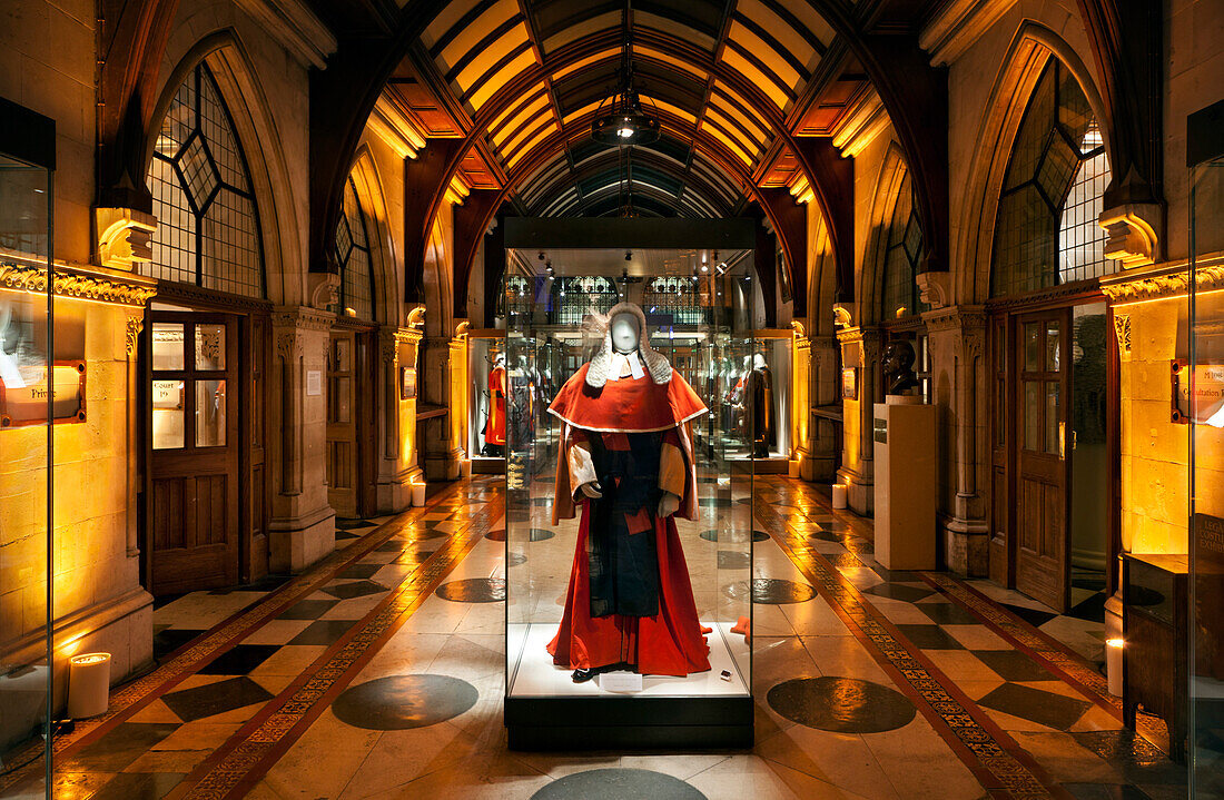 Museum of Legal Robes and Wigs, Royal Courts of Justice, Königliche Gerichtshöfe, London, England, Großbritannien