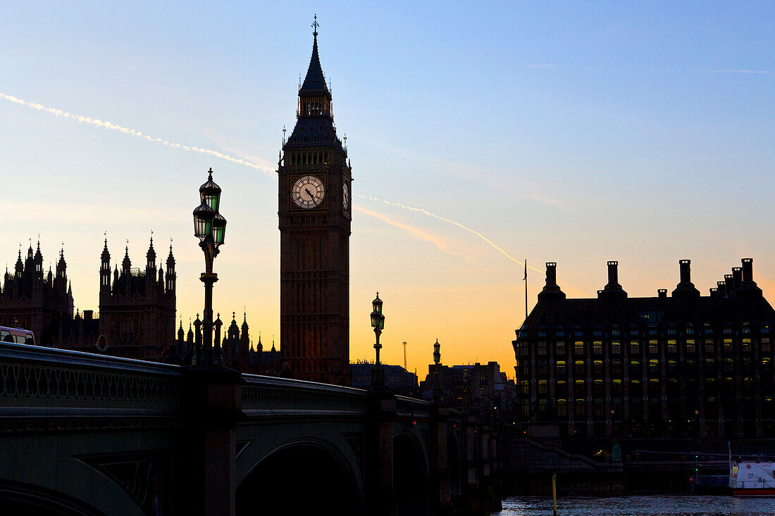 Houses of Parliament und Big Ben bei Sonnenuntergang, London, England, Großbritannien