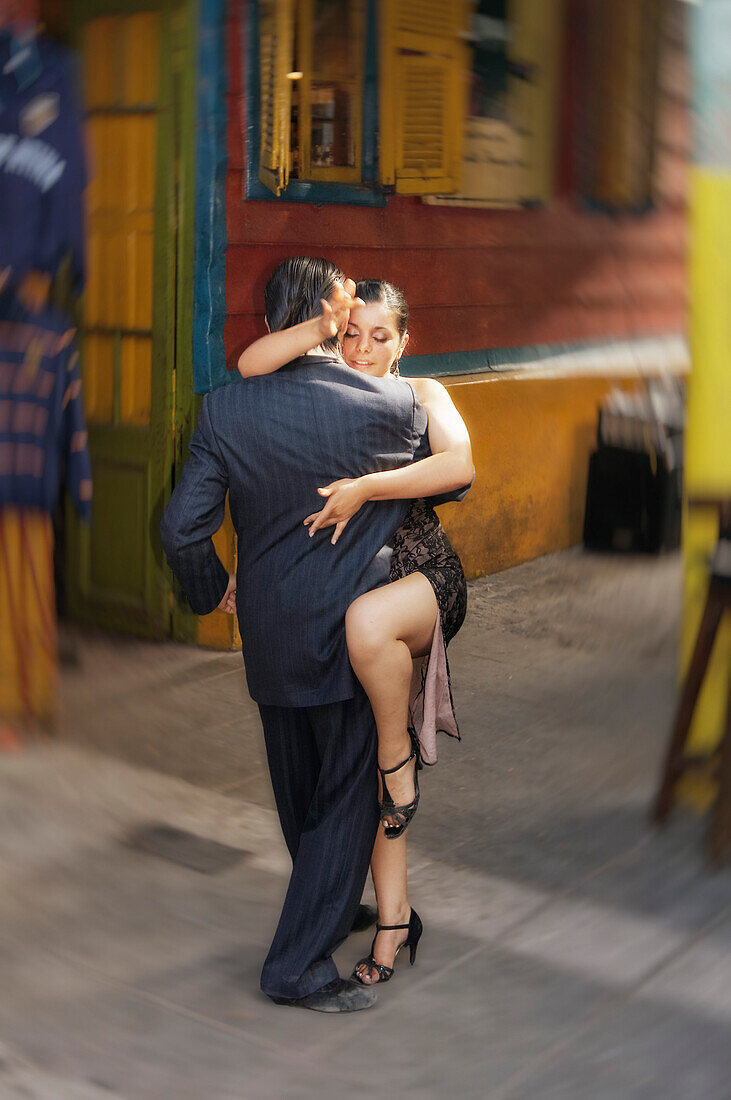 Public Tango Dance Couple in Caminito, street dance, Buenos Aires, Argentina