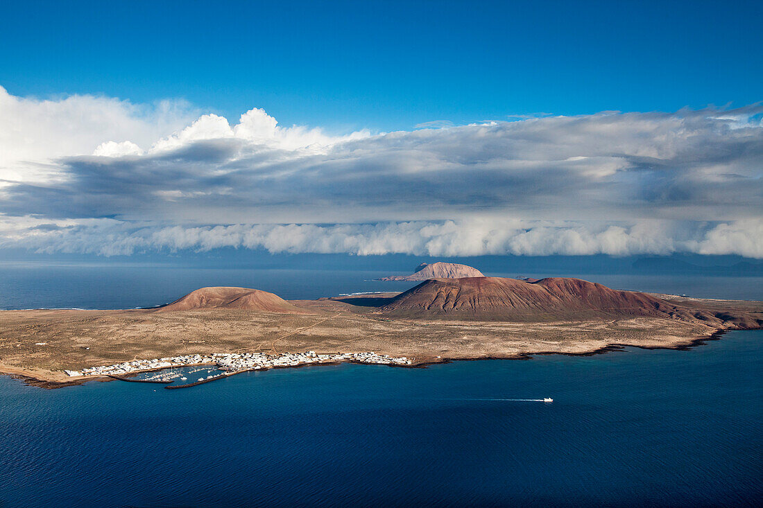 Blick auf die Insel La Graciosa, Lanzarote, Kanarische Inseln, Spanien, Europa