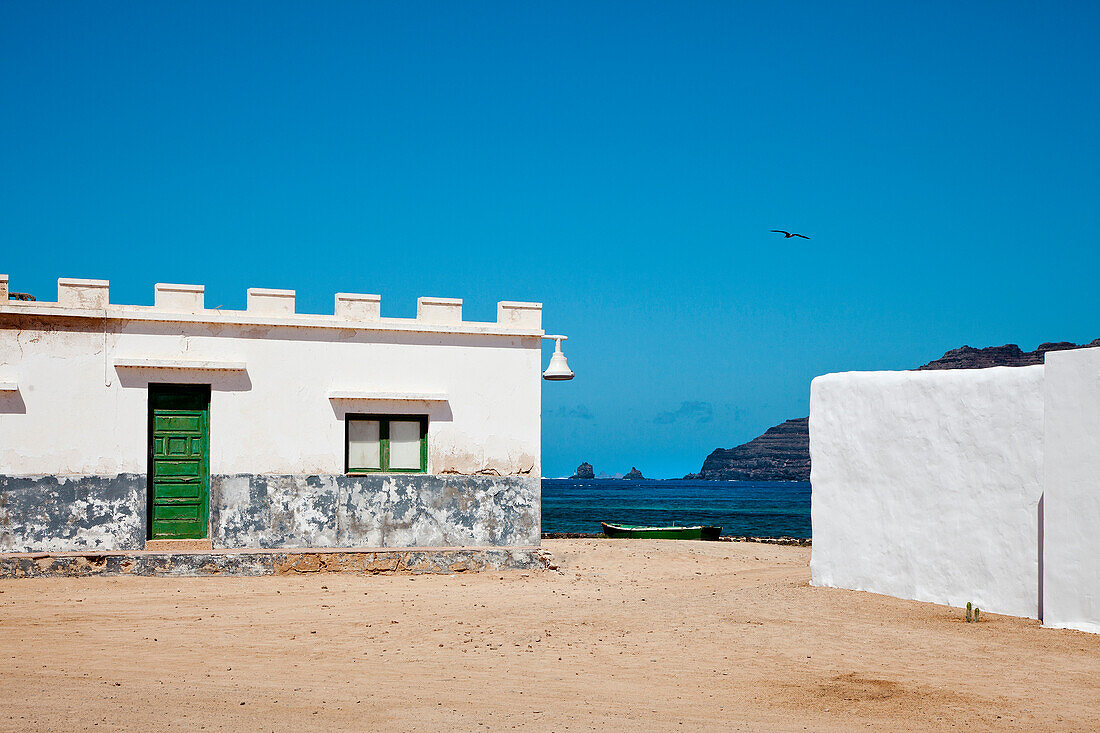 White houses on the waterfront, Caleta del Sebo, Island La Graciosa, Lanzarote, Canary Islands, Spain, Europe