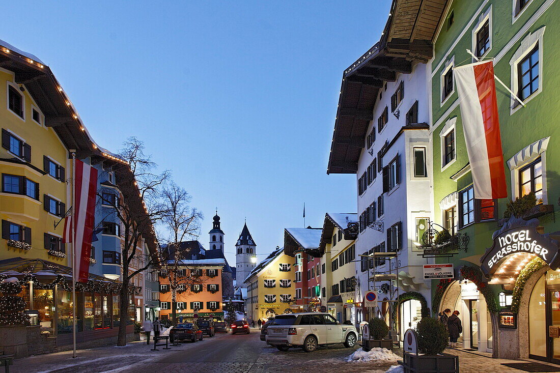 Shopping street in the evening, Old Town, Pfarr- and Liebfrauen Church, Vorderstadt, Kitzbuhel, Tyrol, Austria