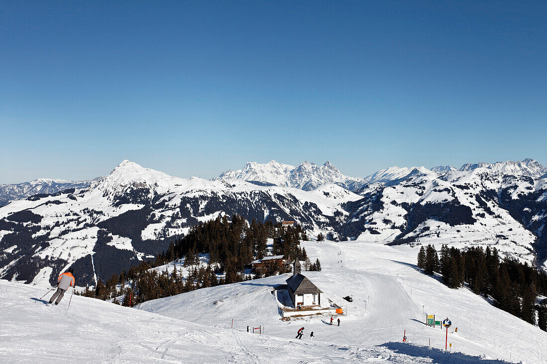 Hahnenkamm Gipfel, Kitzbühler Horn im Hintergrund, Kitzbühel, Tirol, Österreich