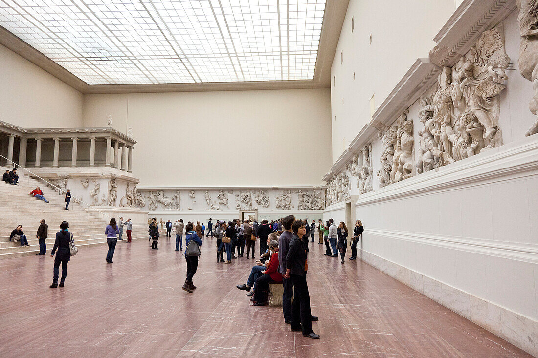 Visitors, Pergamon Museum, the Pergamon temple, antique collection, mural, museum island, the State Museums of Berlin, Prussian Cultural Heritage Foundation, Berlin, Germany