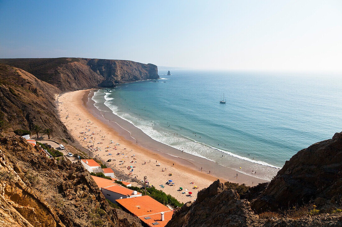 Blick auf den Arrifana Strand, Atlantikküste, Algarve, Portugal, Europa