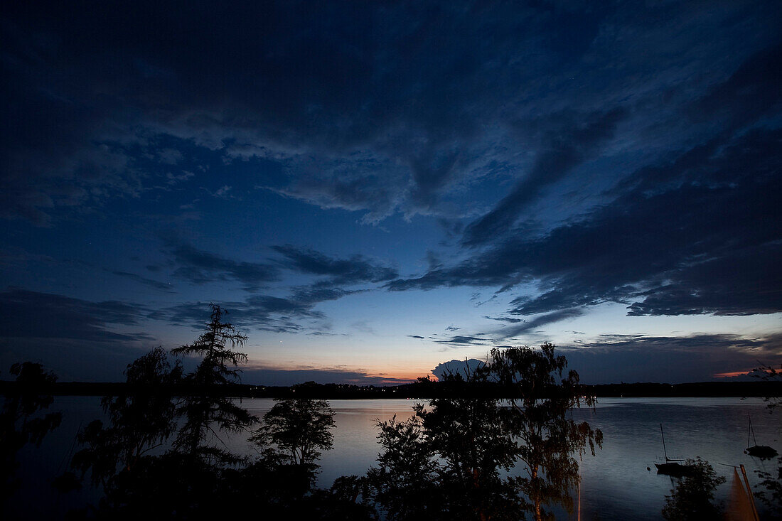 Abendhimmel am Starnberger See, Oberbayern, Deutschland, Europa