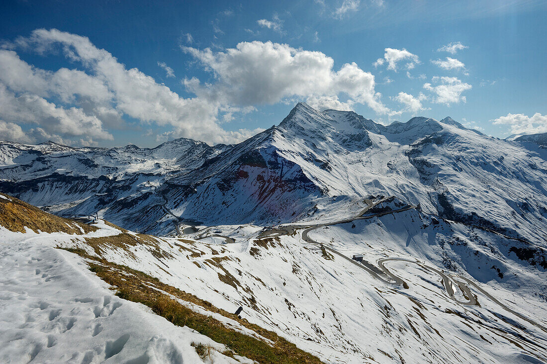 Glockner Hochalpenstrasse mit Glocknergruppe, Glocknergruppe, Salzburger Land, Österreich