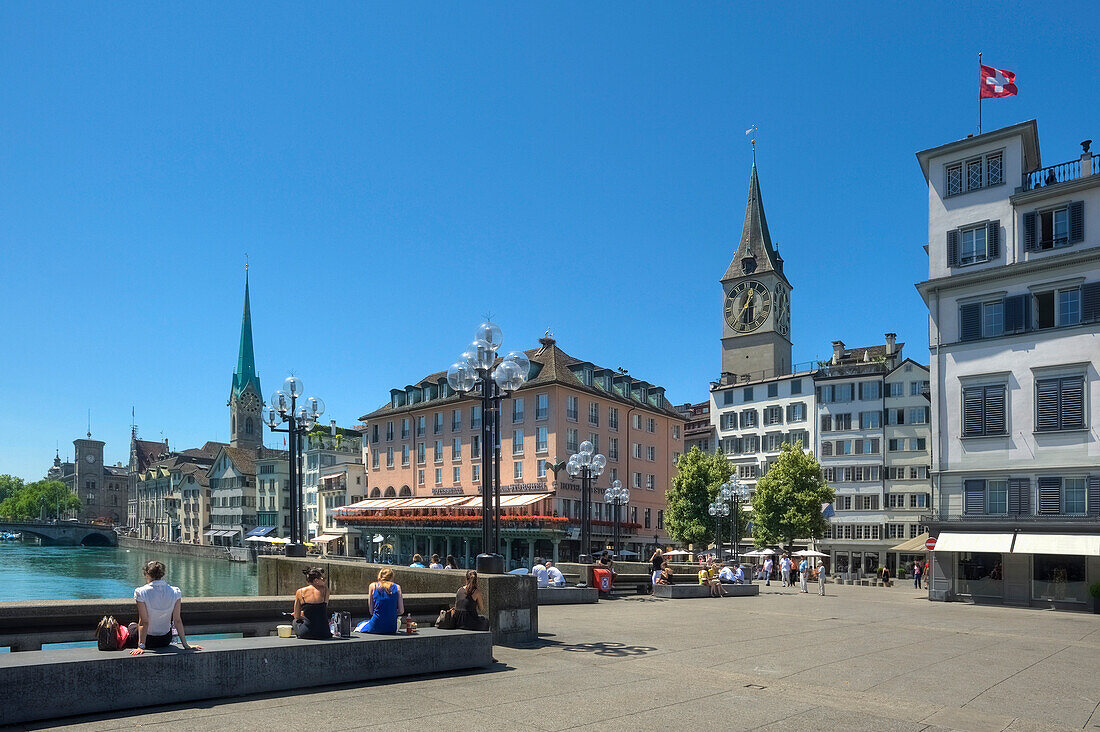 Rathausbrücke mit St Peter und Frauenmünster, Zürich, Schweiz