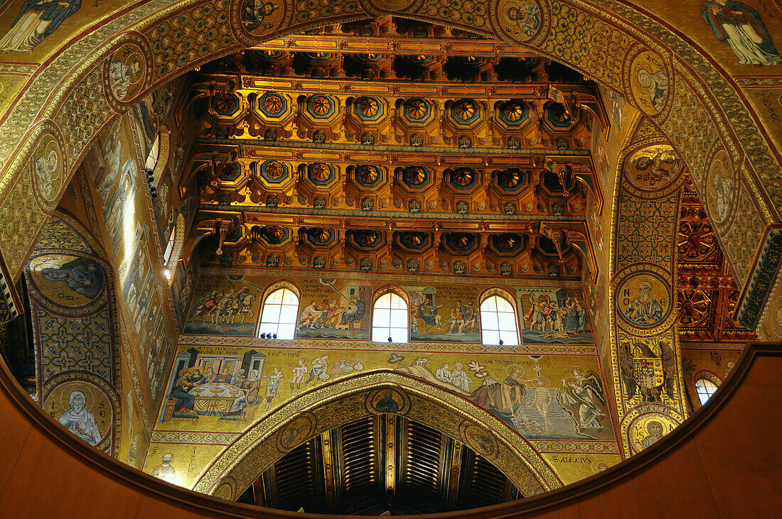 Blick auf das Nördliche-Querschiff, Kathedrale von Monreale, Monreale,  bei Palermo, Sizilien, Italien