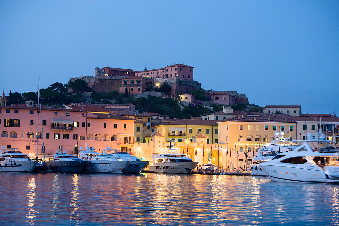 Boote im Hafen am Abend, Portoferraio, Elba, Toskana, Italien, Europa