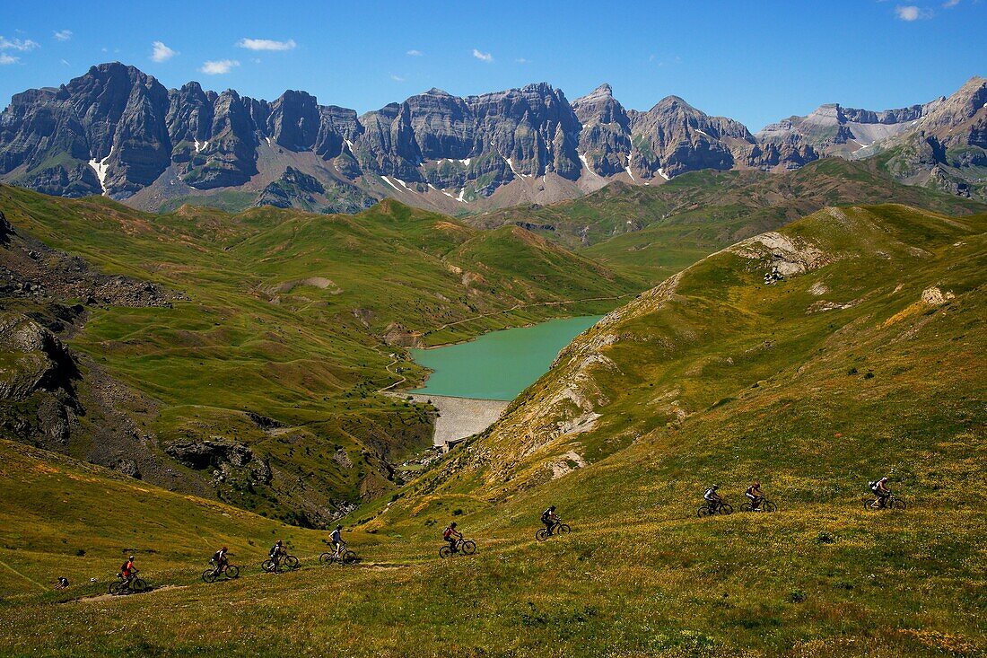 Radfahren Punta del Pacino Valle de Tena Pyrenäen Huesca Pyrenäen Spanien