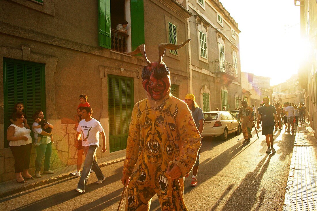 Teufel während des Festes von Sant Joan Sant Joan degollat Mallorca Illes Balears Es Pla Spanien