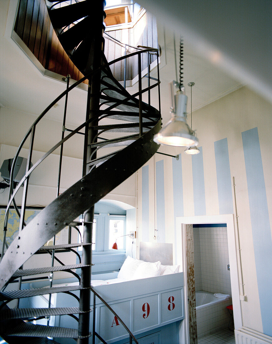 Big Tower Room mit Treppe in den Turm, Hotel New York, Kop van Zuid, Rotterdam, Niederlande