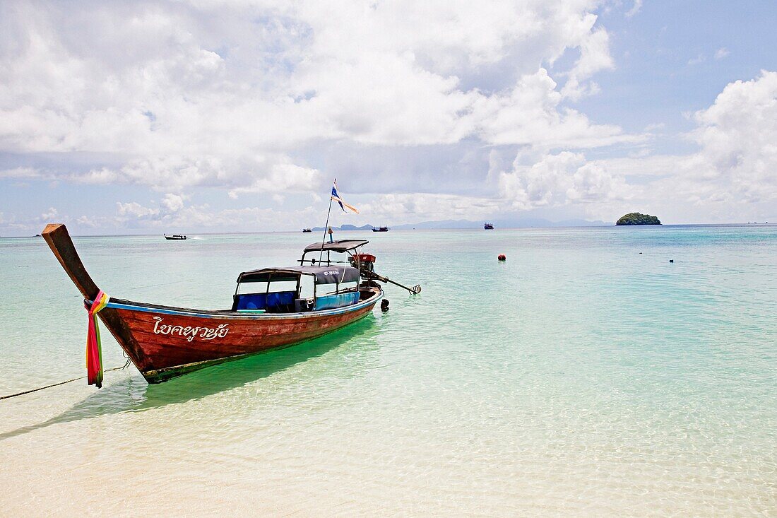 Traditional boat in a paradise beach in Koh Lipe, Thailand