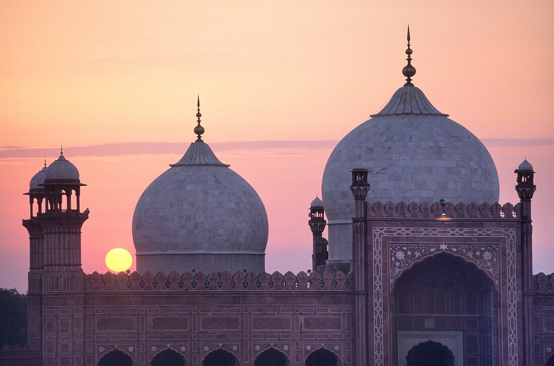 Pakistan, Punjab, Lahore, World Heritage Site, Badshahi mosque at sunset