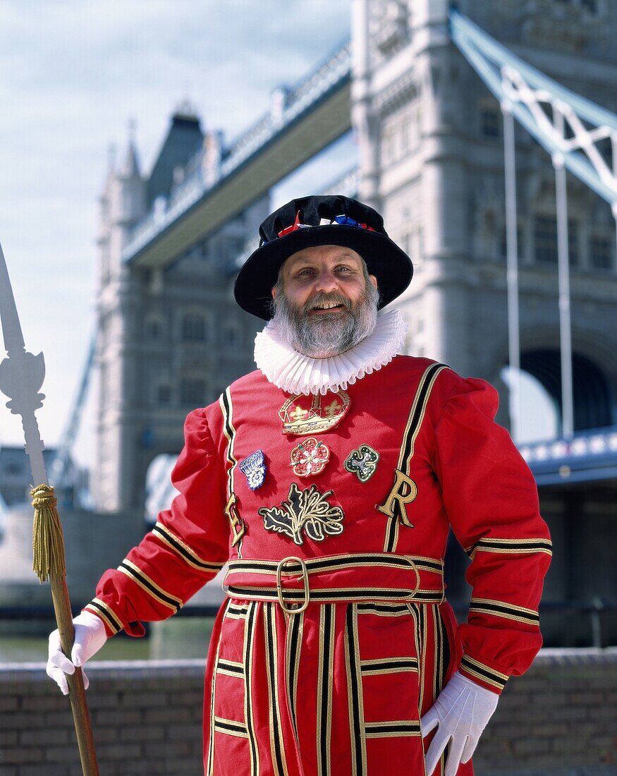 beefeater, England, English, Europe, european, guar. Beefeater, England, United Kingdom, Great Britain, English, Europe, European, Guard, Holiday, Landmark, London, Man, People, Roy