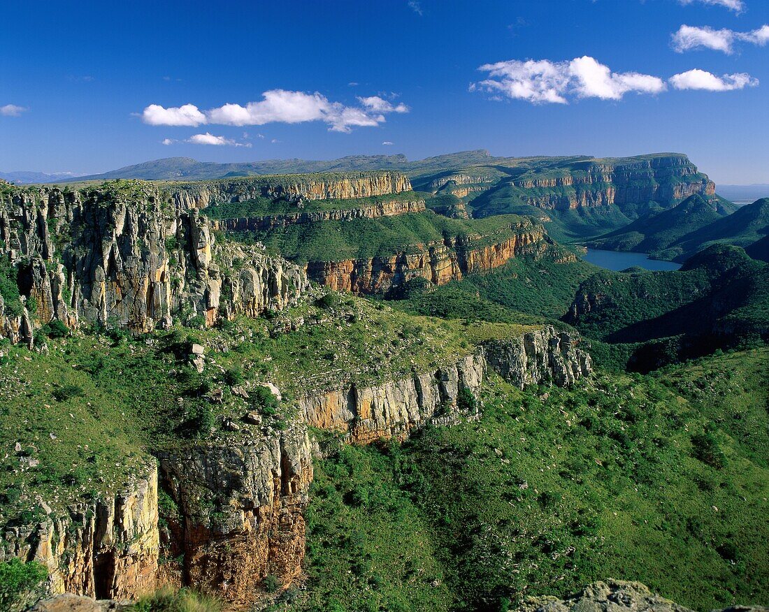 drakensberg, drakensberg mountains, foliage, green, . Drakensberg, Foliage, Green, Greenery, Holiday, Horizon, Landmark, Mountains, Rocks, Rocky, South africa, Africa, Tourism, Trave