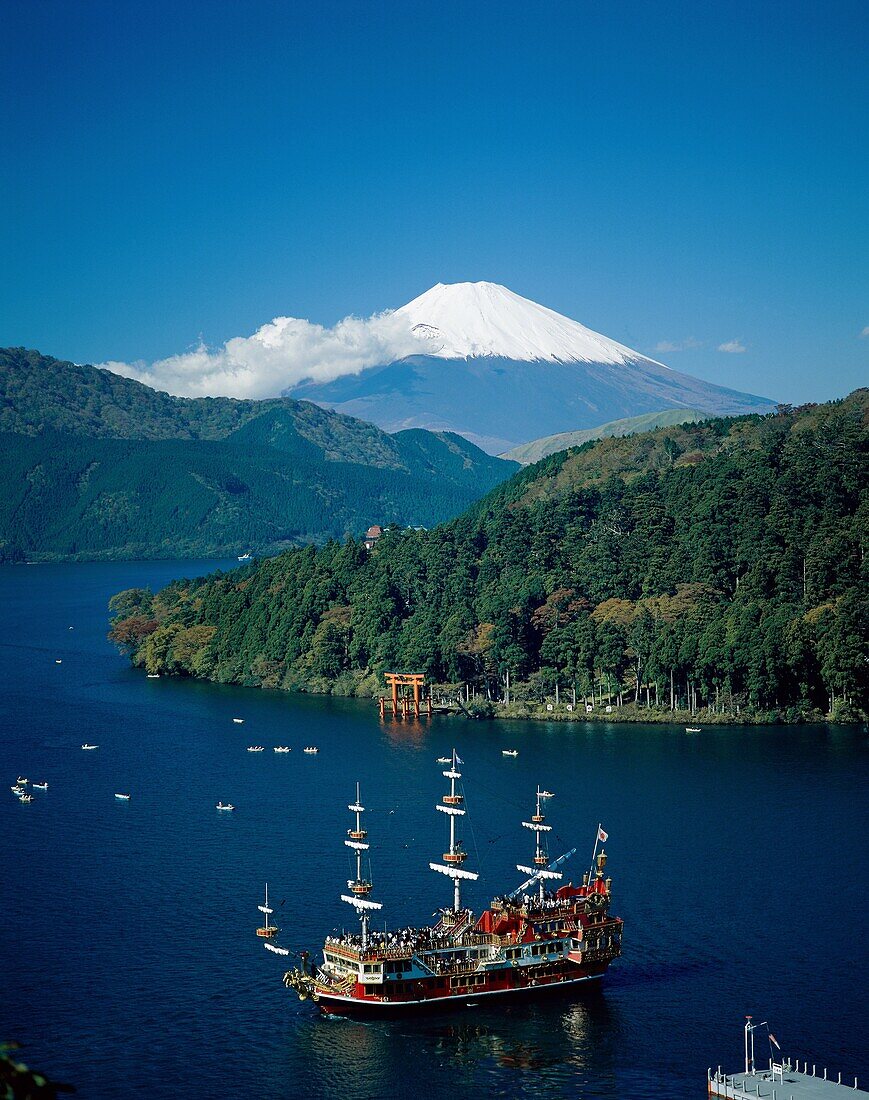 boats, fuji, Japan, Asia, lake, mountain, ship, vol. Asia, Boats, Fuji, Holiday, Japan, Lake, Landmark, Mountain, Ship, Tourism, Travel, Vacation, Volcano