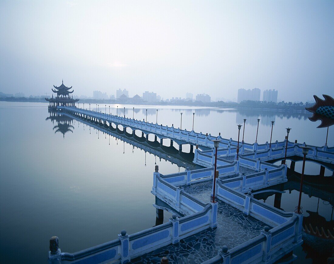 Dawn, Kaohsiung, Lotus Lake, Nine Cornered Bridge, . Asia, Bridge, Cornered, Dawn, Holiday, Kaohsiung, Lake, Landmark, Lotus, Nine, Pagoda, Sunrise, Taiwan, Tourism, Travel, Vacatio