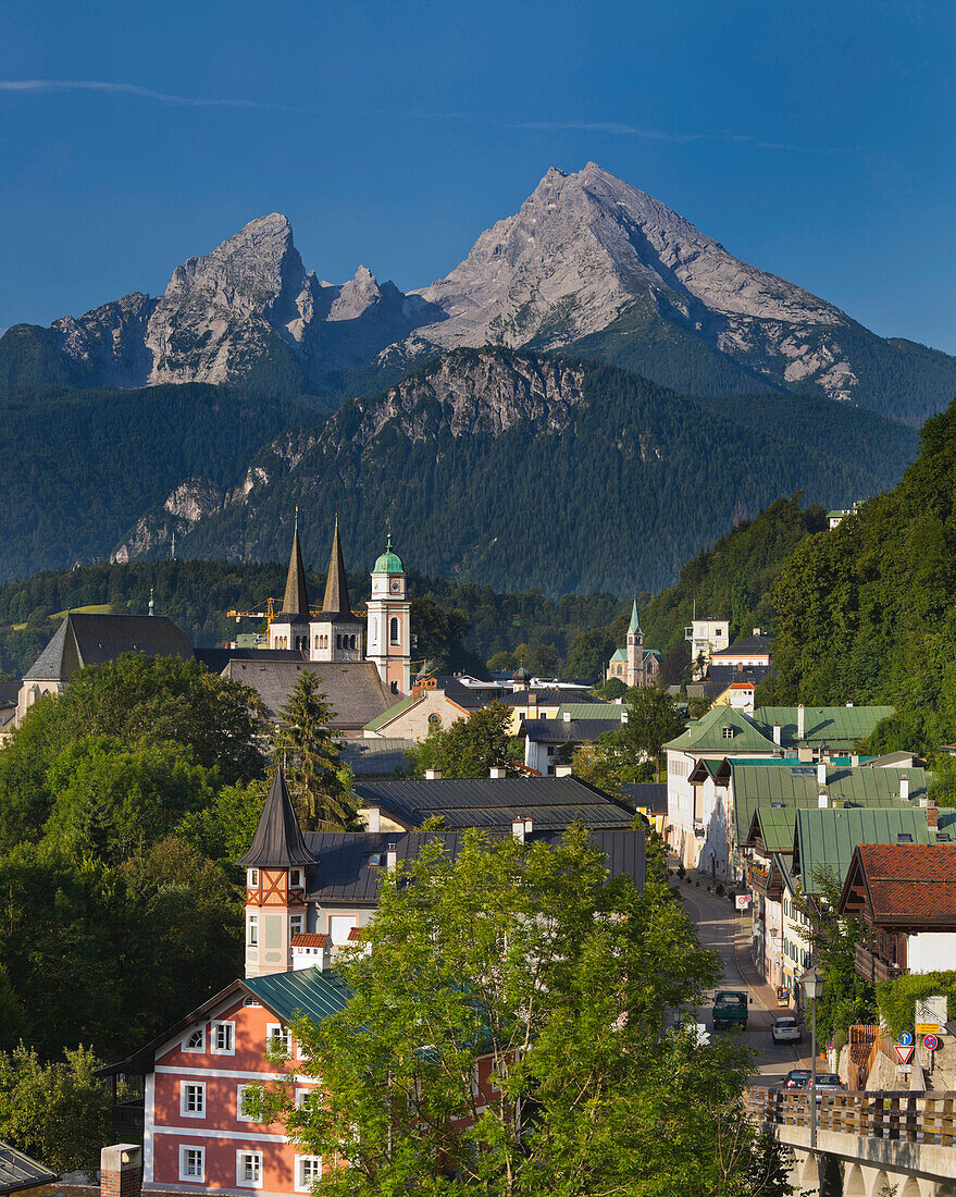 Berchtesgaden mit Watzmann im Hintergrund, Berchtesgadener Land, Bayern, Deutschland