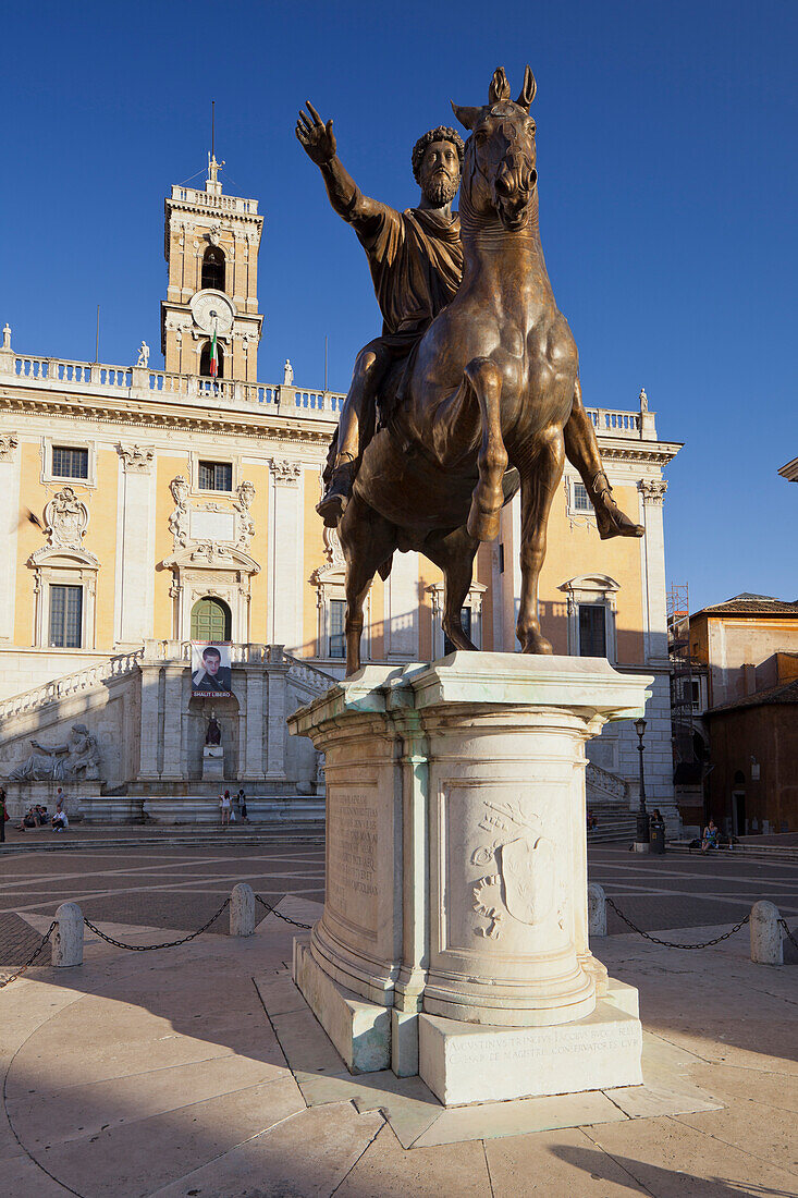 Statue beim Kapitol, Piazza dei Campidoglio, Rom, Lazio, Italien