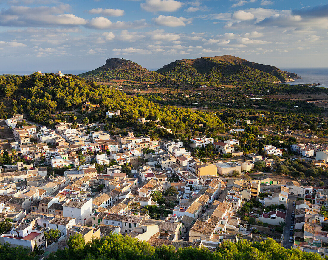 Stadtansicht von Capdepera, Mallorca, Spanien