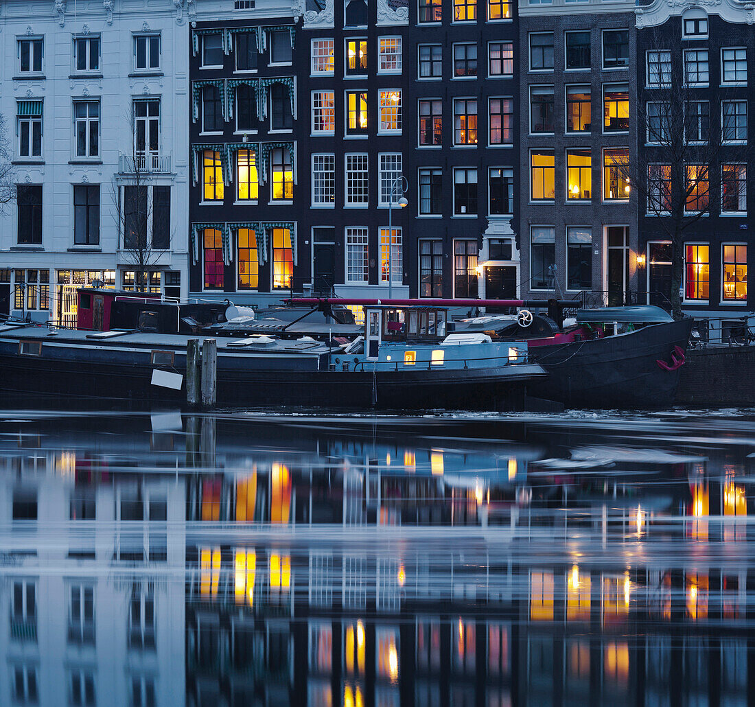 Eisschollen auf der Amstel, Amsterdam, Nordholland, Niederlande