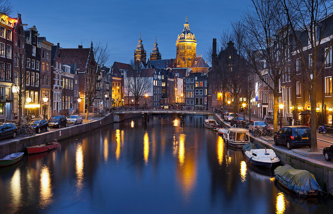 Oudezijds Voorburgwal, Church of St Nicholas in background, Amsterdam, North Holland, Netherlands