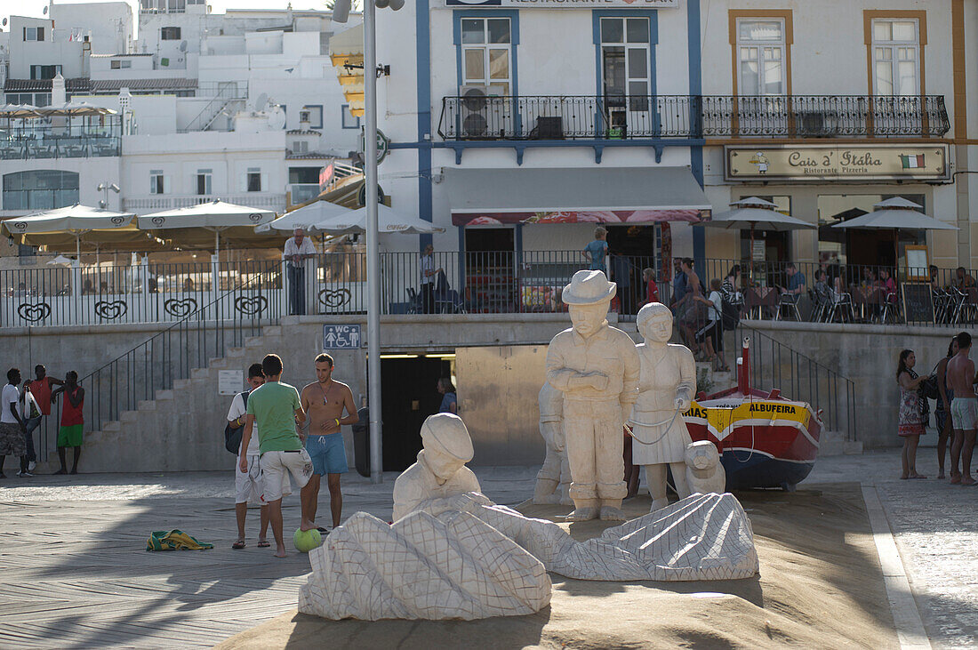 Sculpture of fishermen on the beach, Albufeira, Algarve, Portugal, Europe