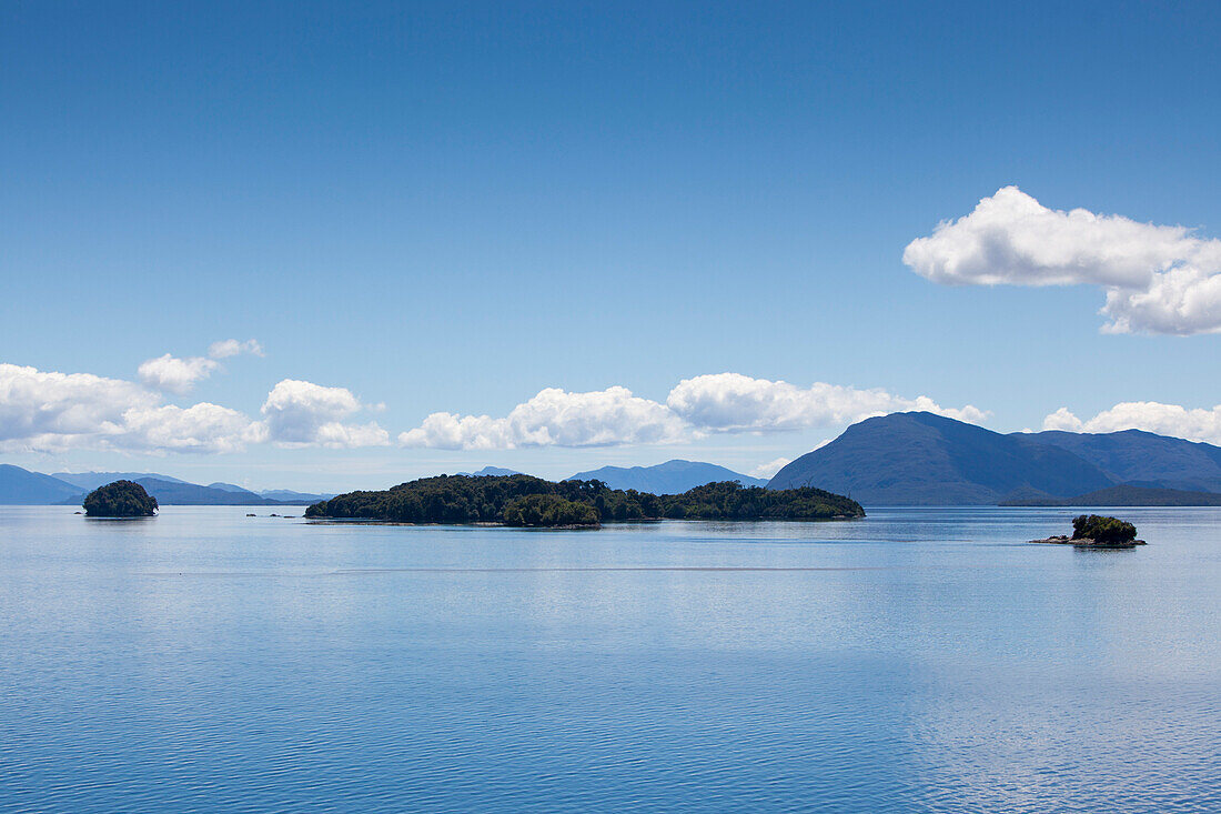 Islands in fjord passage, Chilean fjords, Magallanes y de la Antartica Chilena, Patagonia, Chile, South America