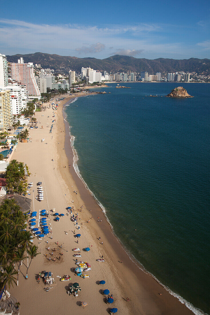 Blick über Hochhäuser und Hotels am El Morro Strand, Acapulco, Guerrero, Mexiko, Mittelamerika