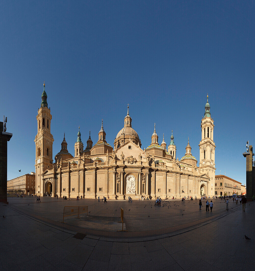 Basilica de Nuestra Senora del Pilar im Sonnenlicht, Saragossa, Aragon, Aragonien, Nordspanien, Spanien, Europa