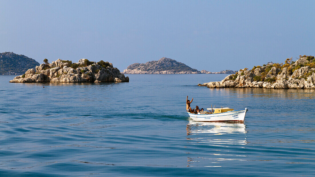 Fischerboot an der lykischen Küste bei Kas, Lykien, Mittelmeer, Türkei, Kleinasien