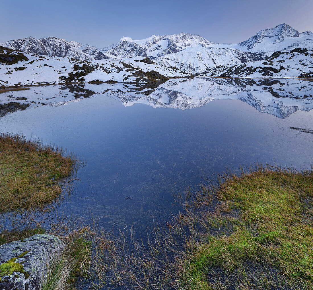 Mountain reflection in a lake, Nameless Lake, Großer Troegler, Wilder Pfaff, Zuckerhuetl, Aperer Pfaff, Schaufelspitze, Mutterbergalm, Stubaier Alpen, Tyrol, Austria